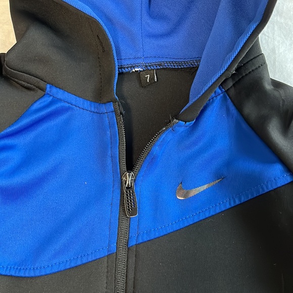 Boys matching tracksuit set . - Picture 4 of 6